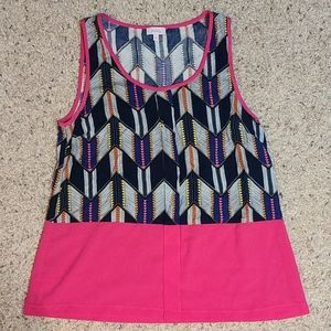 Arrow-patterned Top
